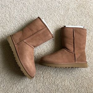 *BRAND NEW* UGG Classic II Short Boot
